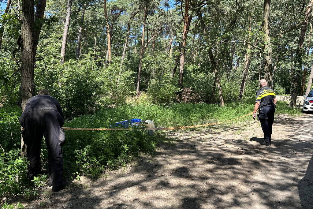 19 gedumpte vaten aangetroffen