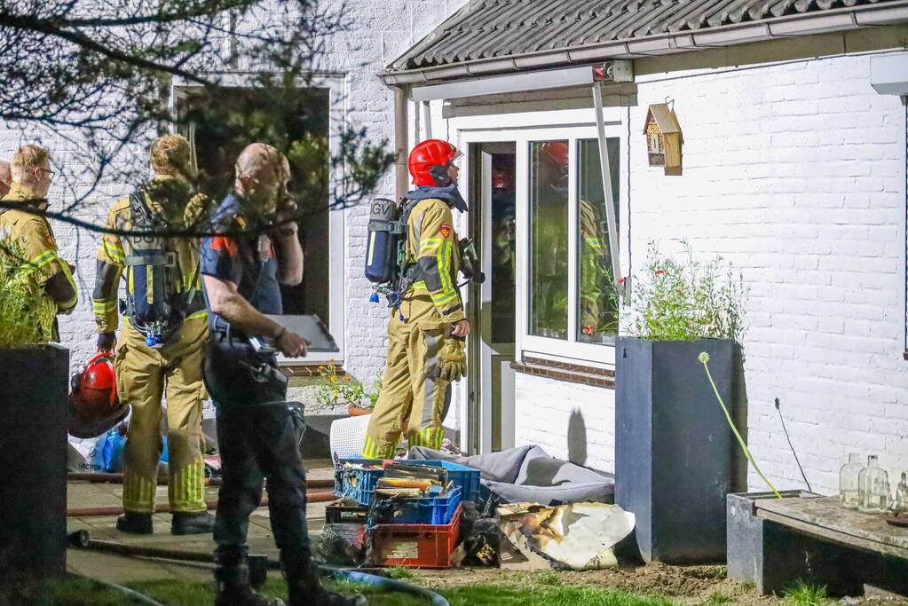 Kind roep om hulp bij woningbrand