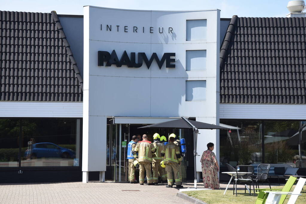 Brandgerucht in interieurwinkel