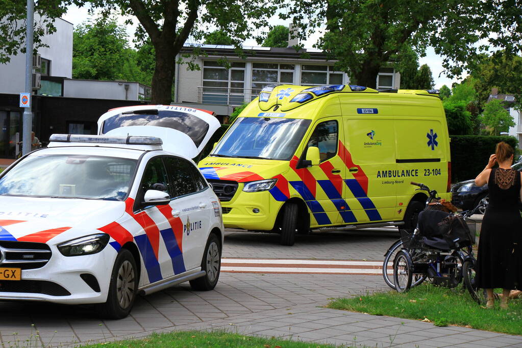 Automobilist rijdt door na botsing met driewieler