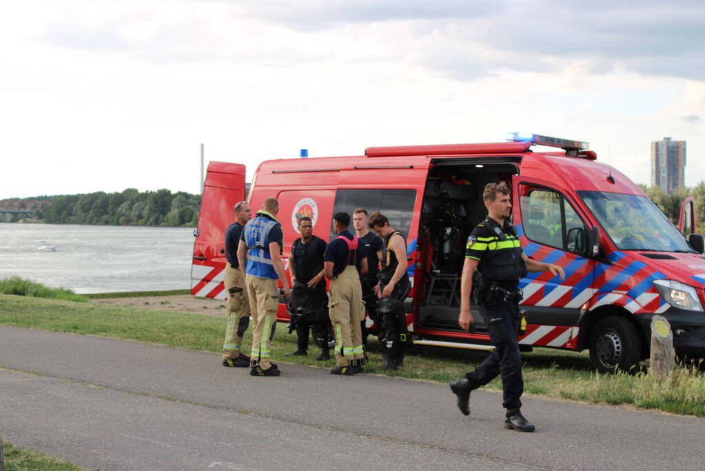 Grote inzet hulpdiensten na melding persoon te water