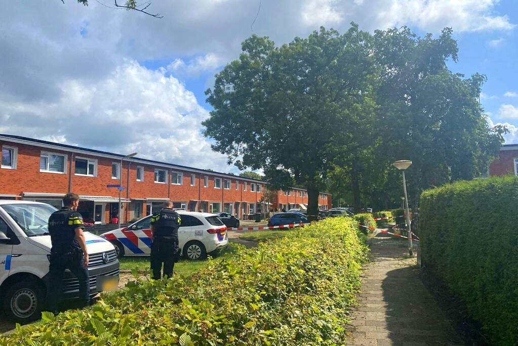 Arrestatieteam maakt zich klaar voor inval in woning