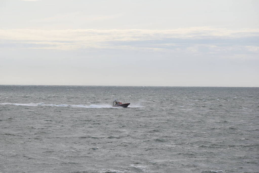 Grote zoekactie naar vermiste surfer rondom Oosterscheldekering