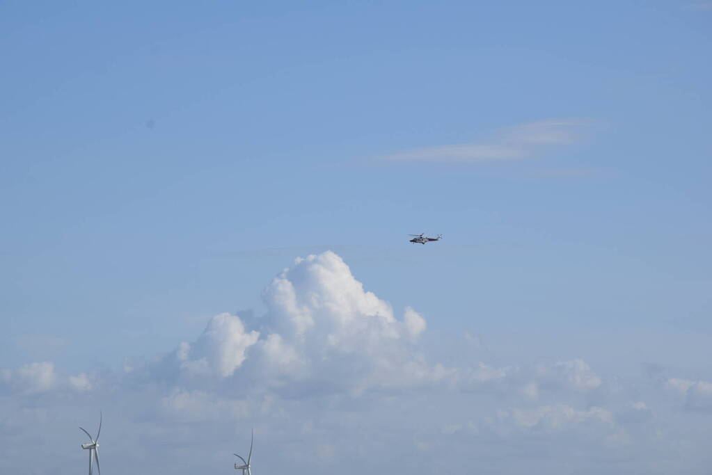 Grote zoekactie naar vermiste surfer rondom Oosterscheldekering