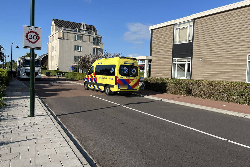 Scooterrijder en fietser in botsing