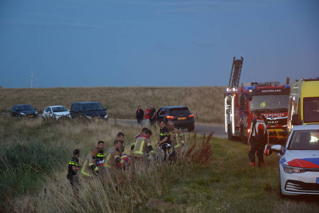 Motorrijders vliegen uit bocht