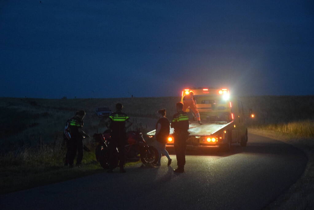 Motorrijders vliegen uit bocht