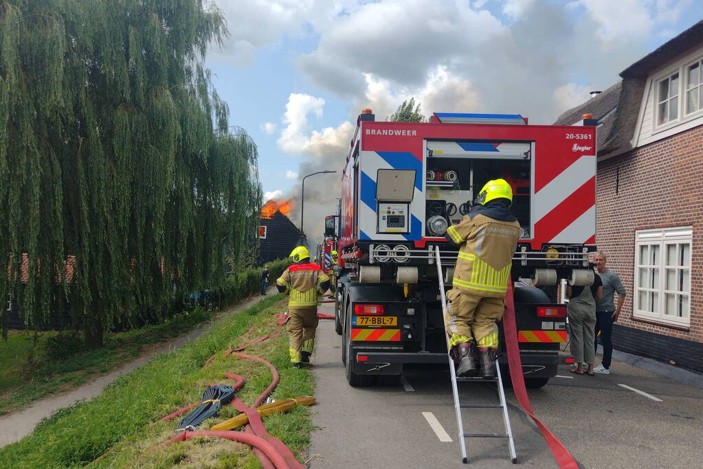 Brand slaat over na zorgboerderij