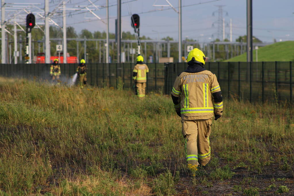 Flink stuk berm in brand