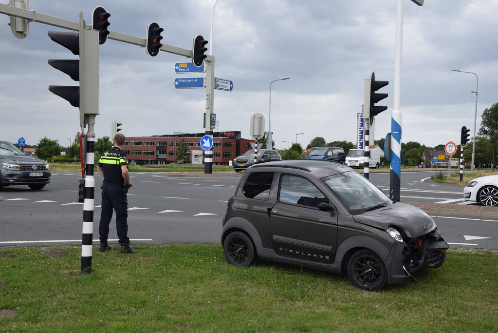 Voertuigen in botsing op kruising
