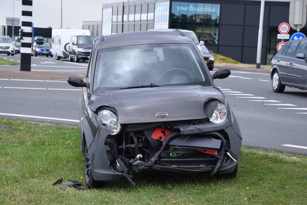 Voertuigen in botsing op kruising