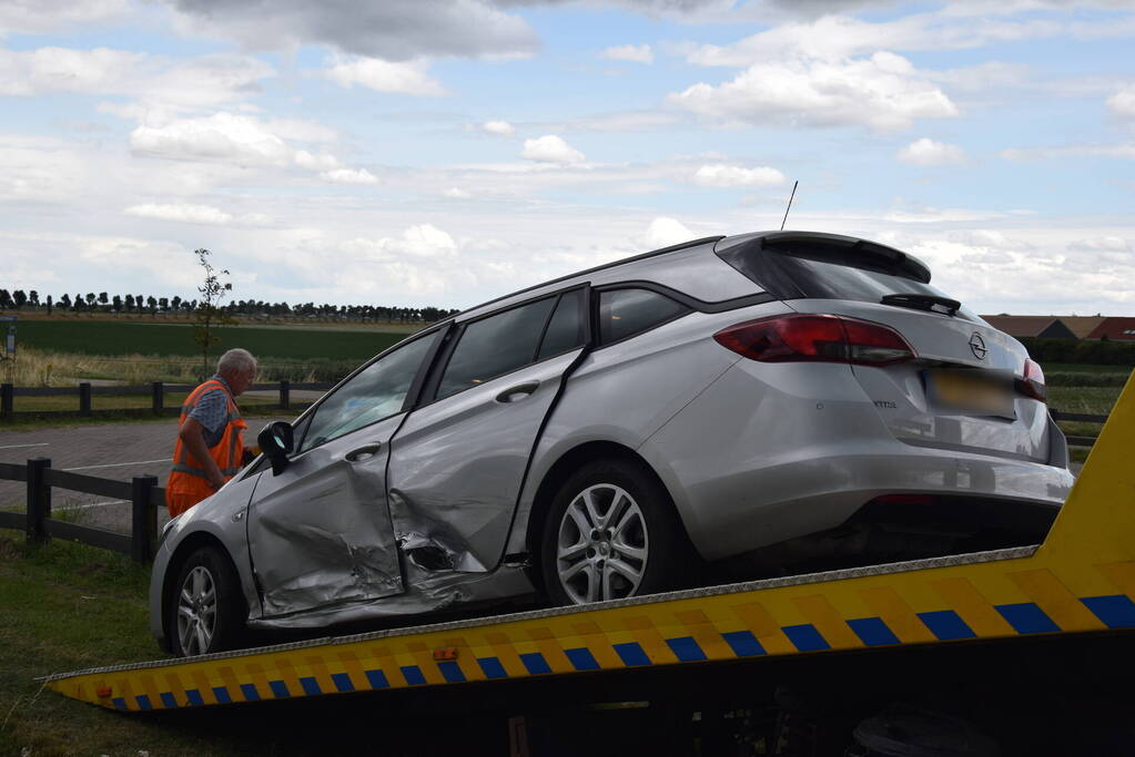 Voertuigen in botsing op kruising