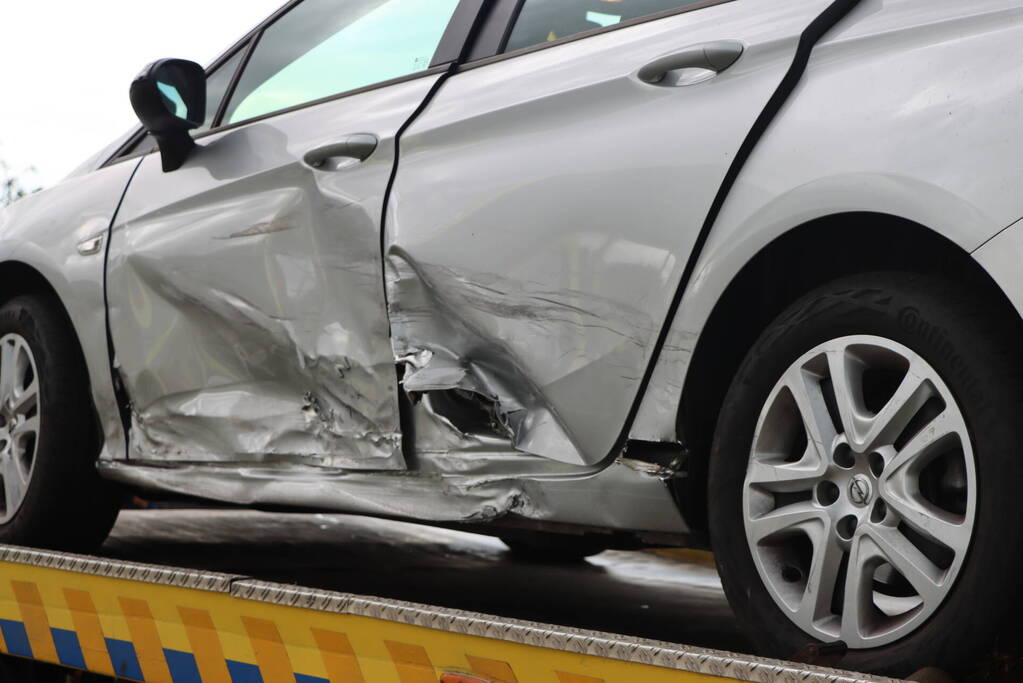 Voertuigen in botsing op kruising