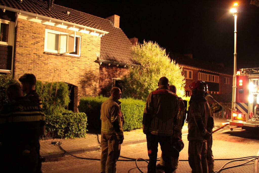 Flinke rookontwikkeling na brand in woonkamer