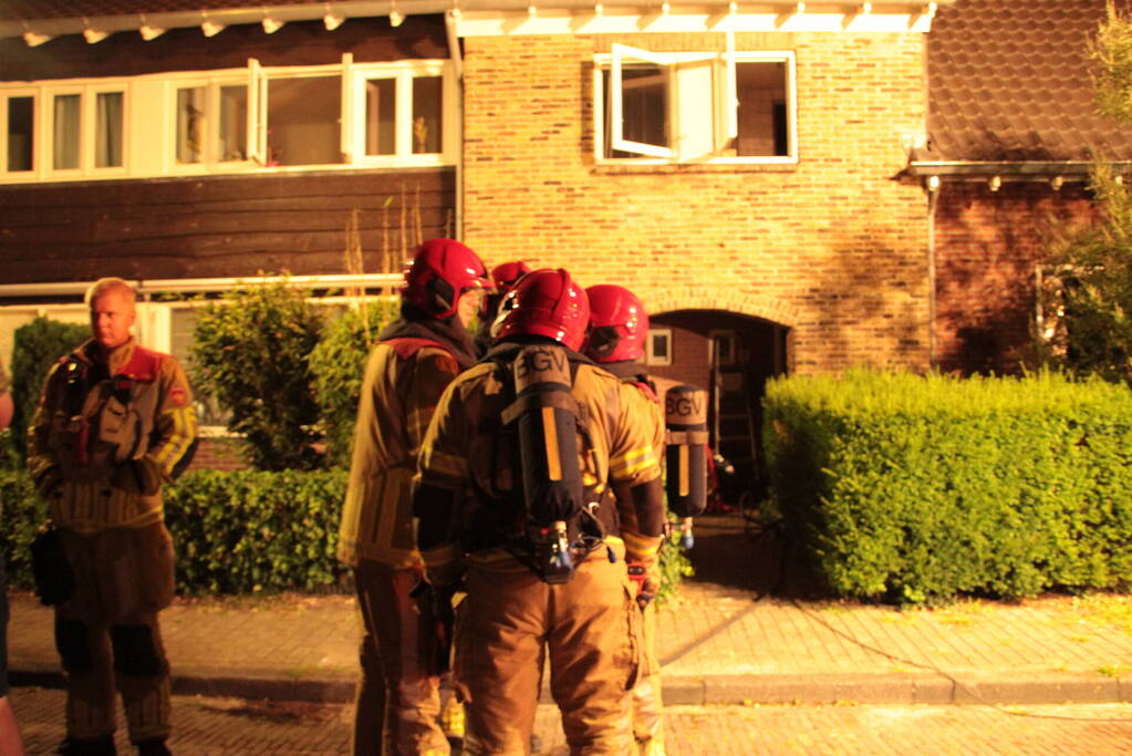 Flinke rookontwikkeling na brand in woonkamer
