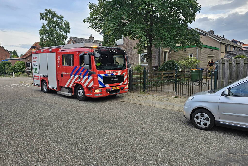 Losgeschoten slang zorgt voor wateroverlast in woning