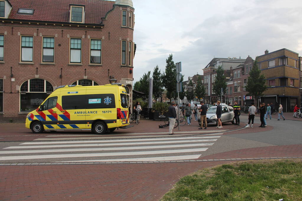 Fietser gewond bij botsing met auto