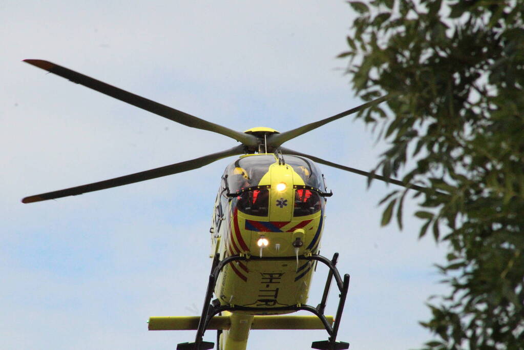 Fietsster geschept voorruit aan diggelen