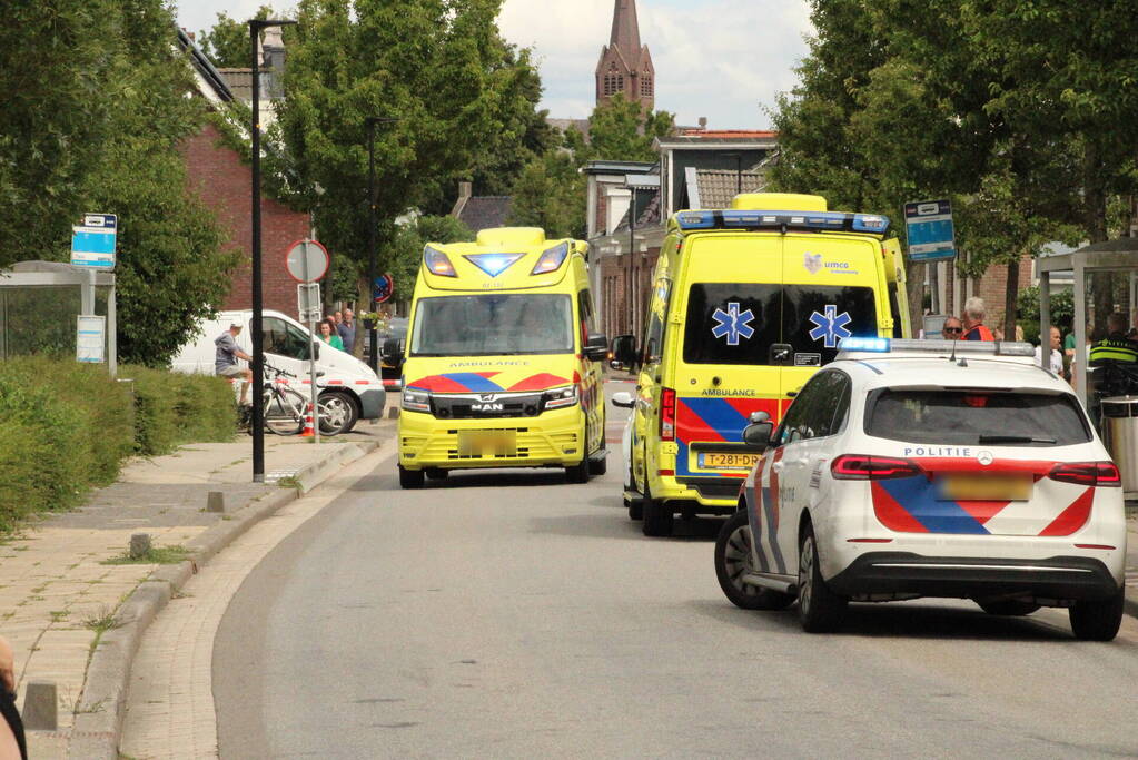 Fietsster geschept voorruit aan diggelen