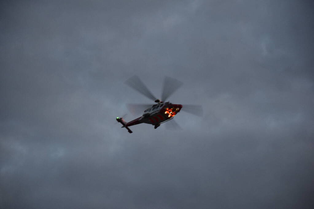 Grote zoekactie na melding voertuig te water bij Oosterscheldekering