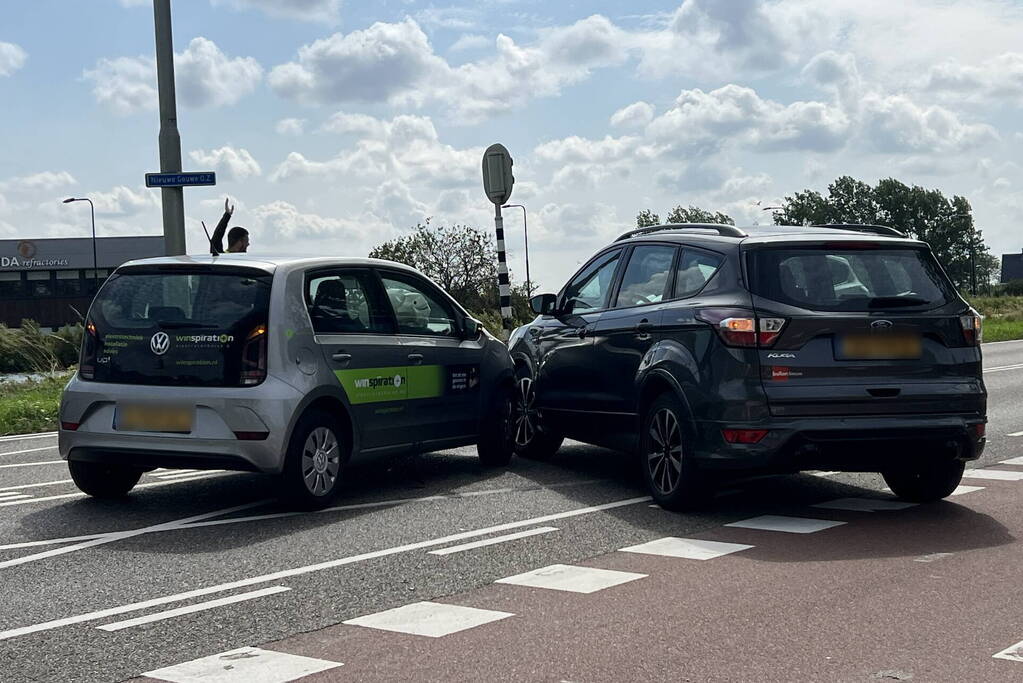 Twee auto's met elkaar in botsing