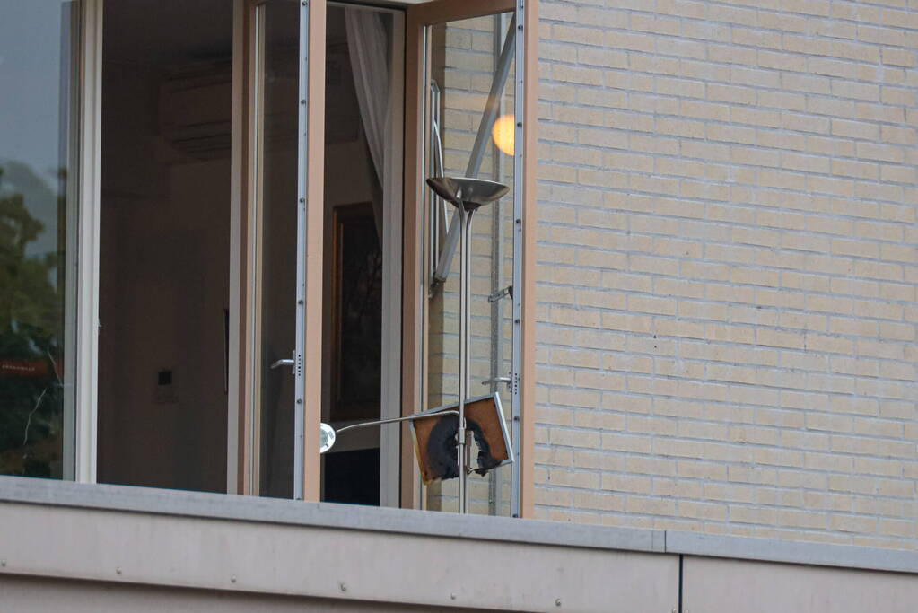 Schilderij in verzorgingshuis vliegt in brand