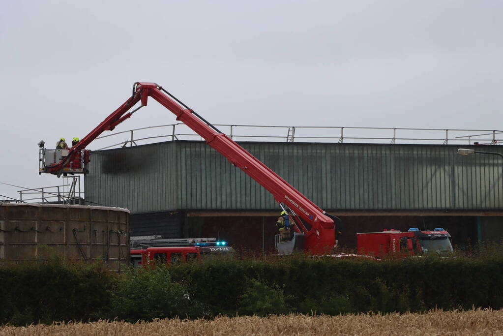 Grote brand op terrein van rioolwaterzuivering