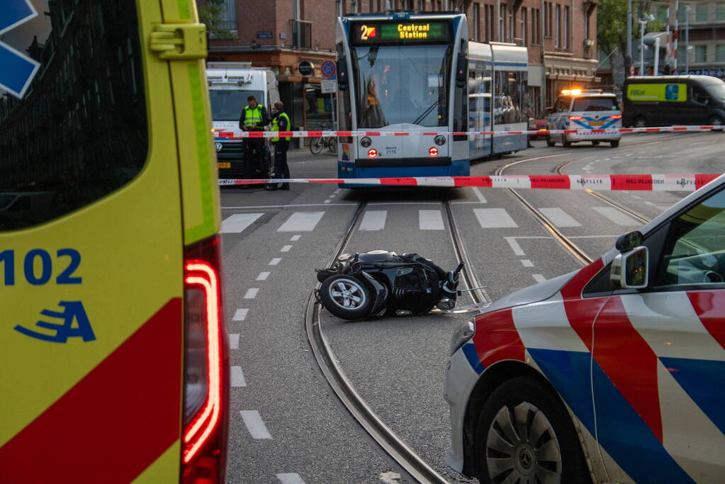 Twee gewonden na botsing