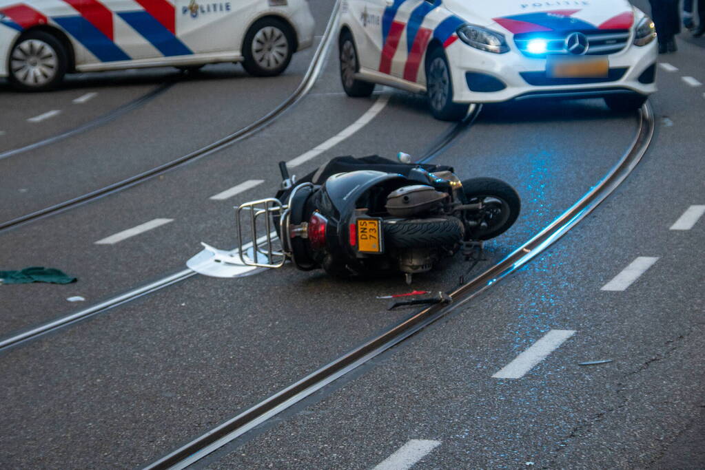 Twee gewonden na botsing