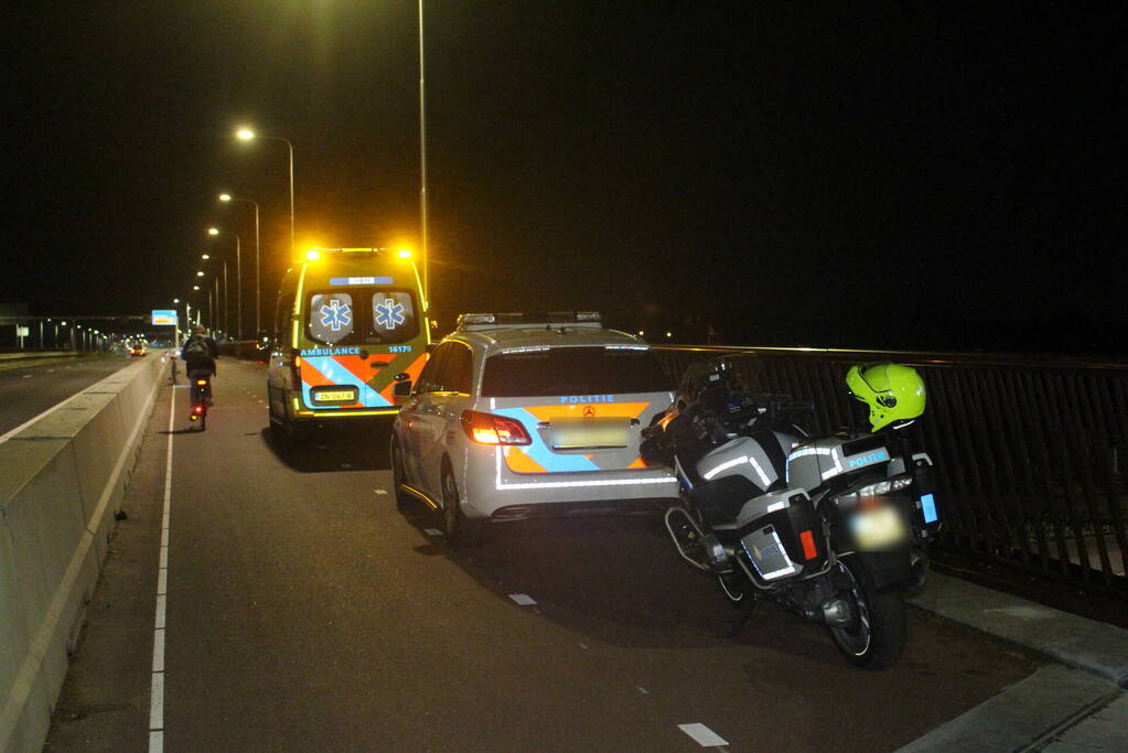 Gewonde na botsing tussen scooter en fietser