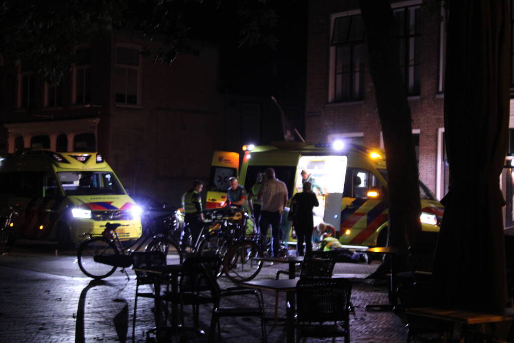 Twee fietsers botsen op elkaar