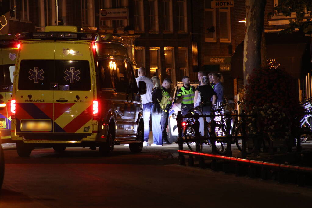 Twee fietsers botsen op elkaar