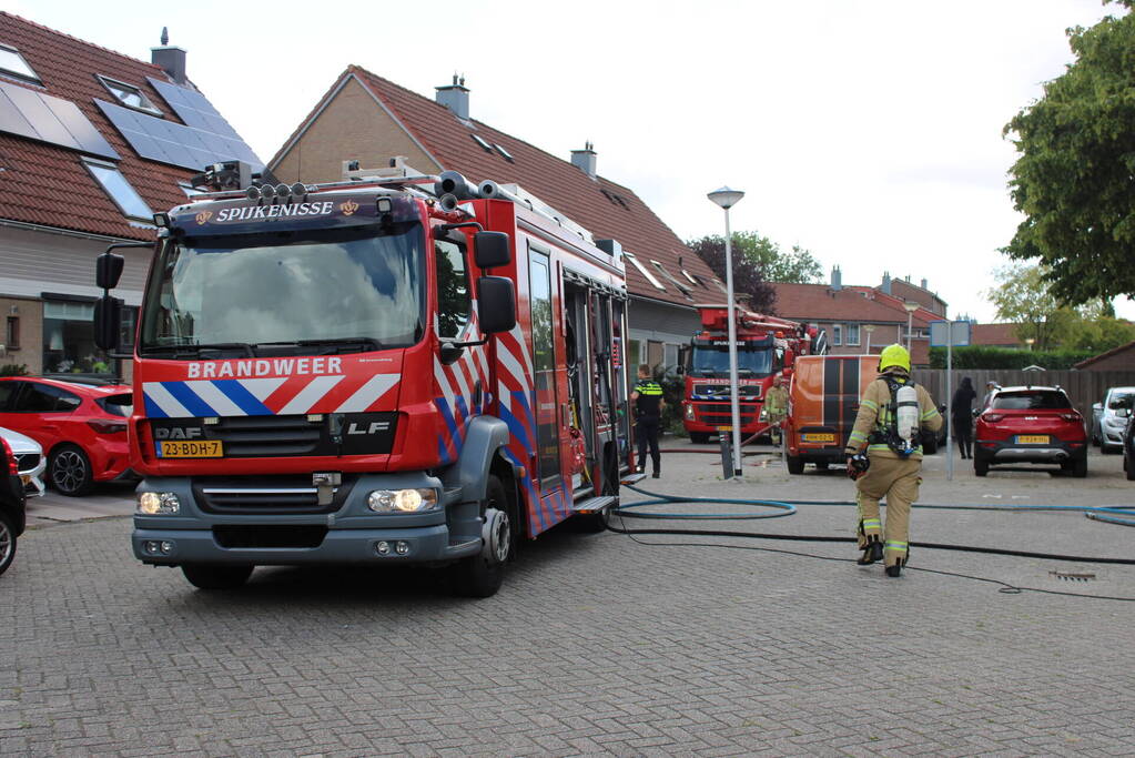 Woning flink beschadigd na brand, brandstichter aangehouden