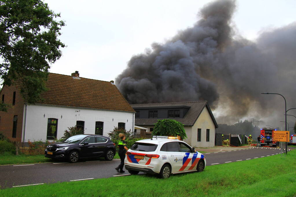 Uitslaande brand zorgt voor flinke rookontwikkeling