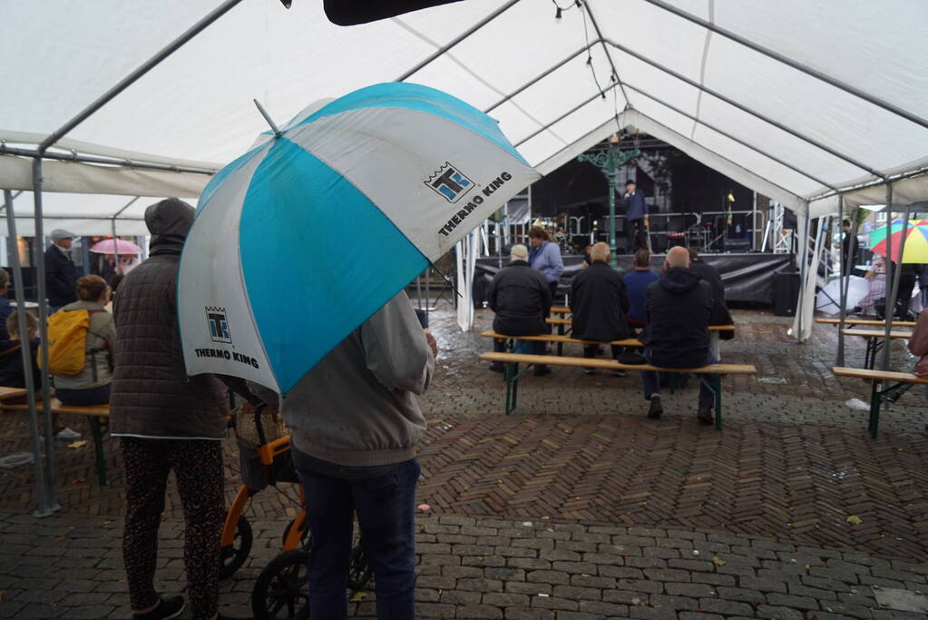 Spakenburgse dag getroffen door regenval