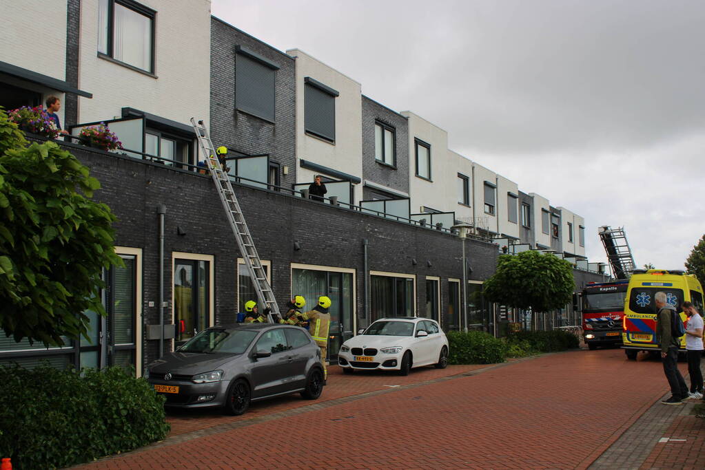 Brand in bovenwoning snel onder controle