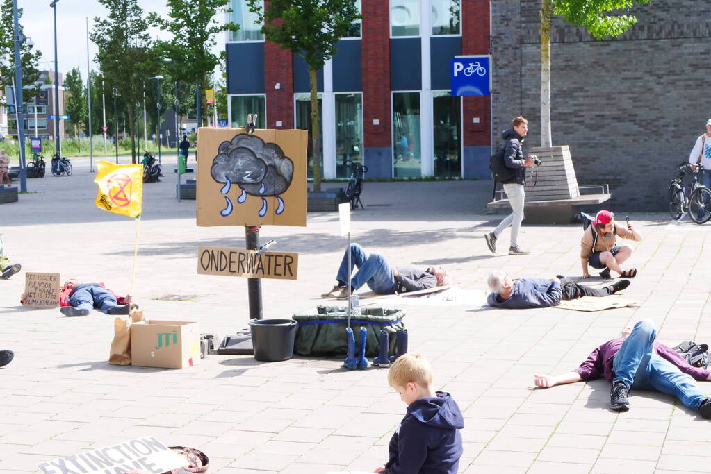 Luchtalarm is klimaatalarm Extinction Rebellion