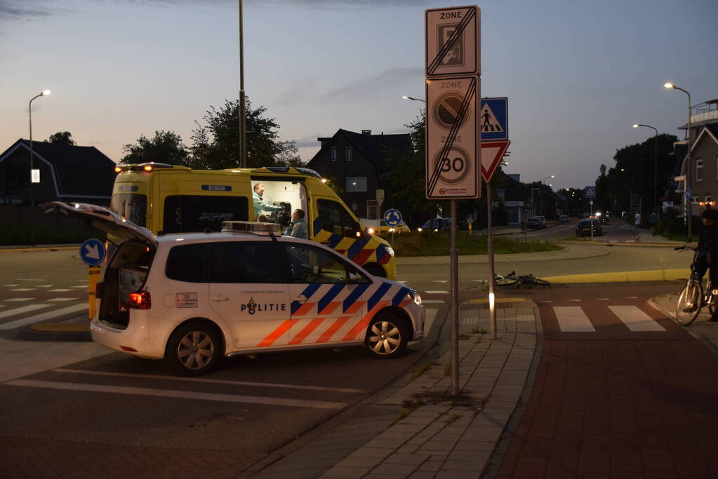 Fietser gewond bij botsing met auto