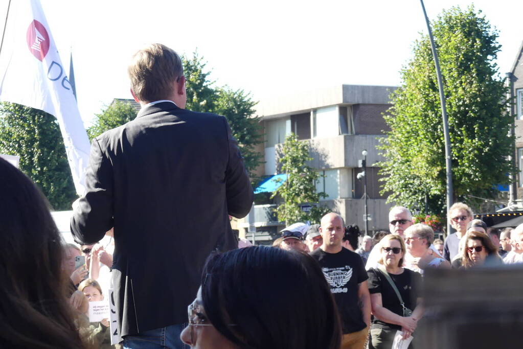 Demonstratie tegen komst asielzoekerscentrum