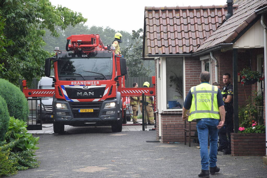Uitslaande brand in houtverwerkingsbedrijf