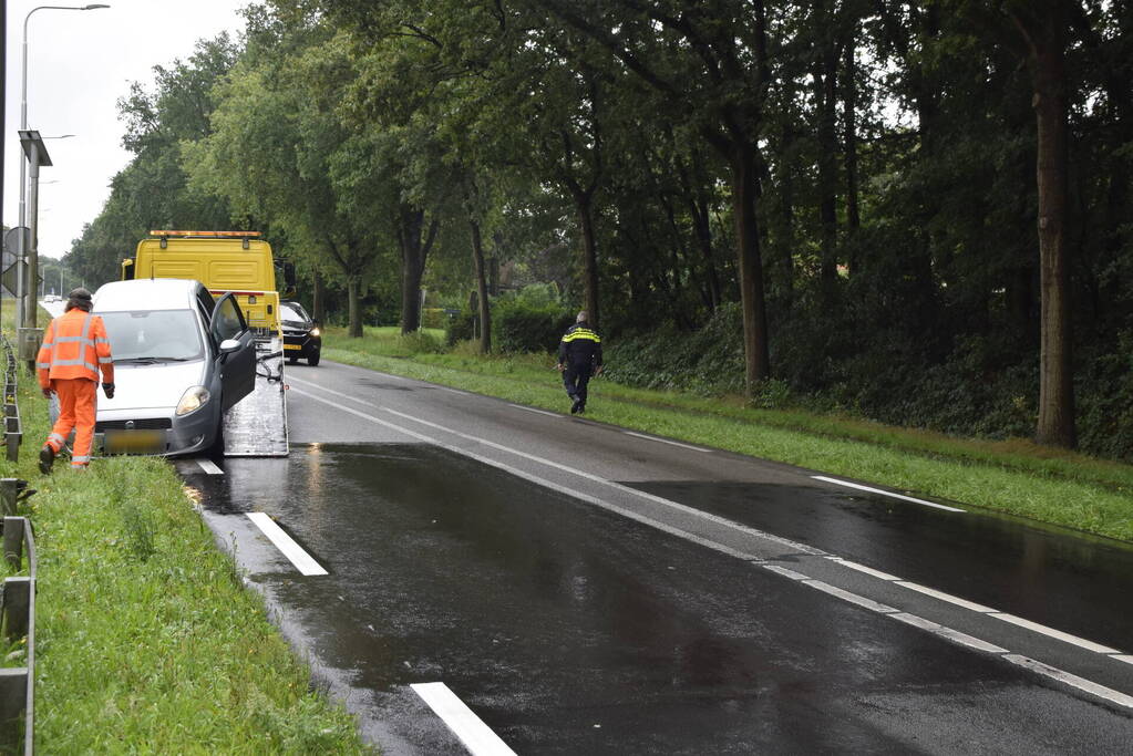 Eenzijdige aanrijding tegen wegafscheiding