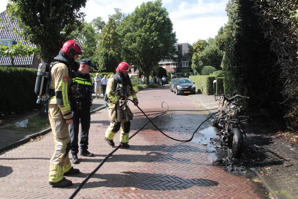 Motor vat vlam tijdens het rijden