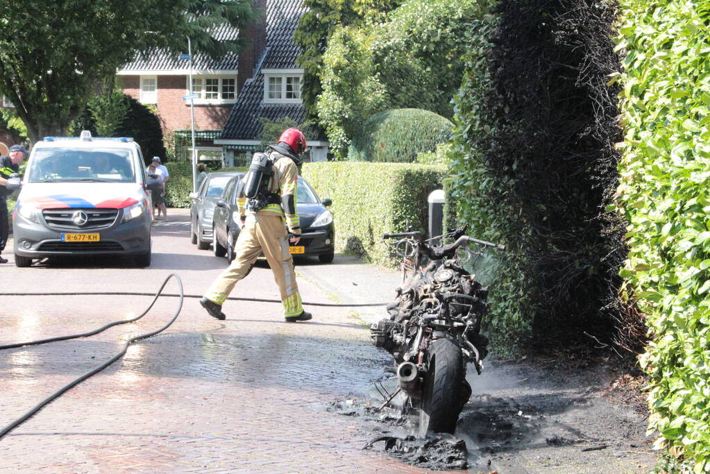 Motor vat vlam tijdens het rijden