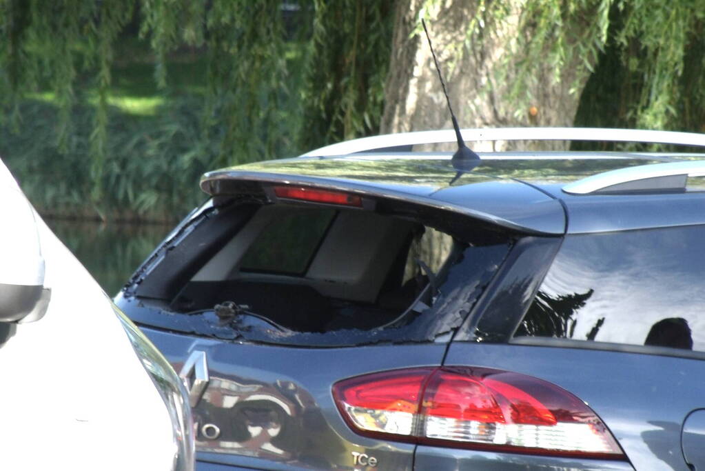 Wielrenner gewond bij botsing tegen auto