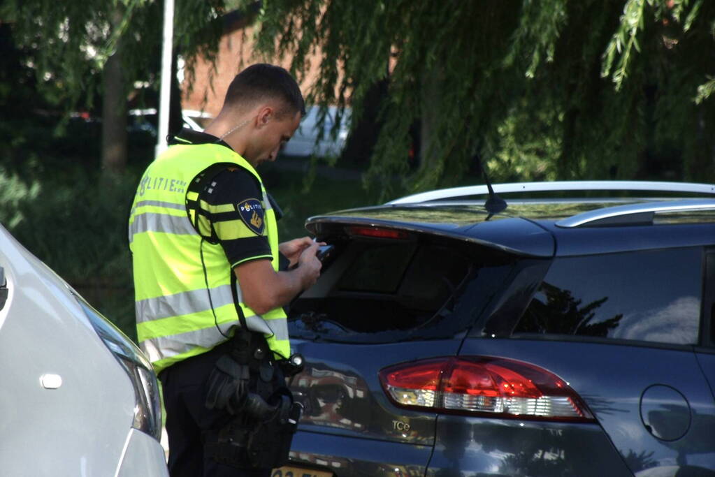 Wielrenner gewond bij botsing tegen auto
