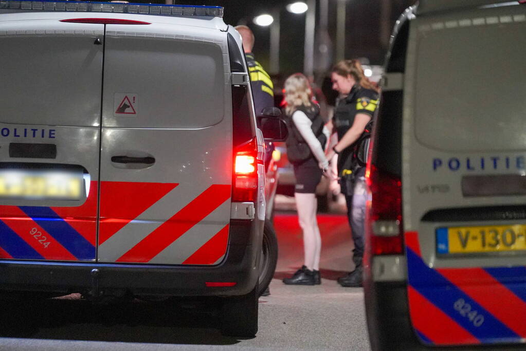 Meerdere aanhoudingen na inval in flatwoning