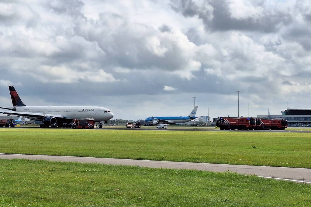 Grote brandweerinzet voor vliegtuig