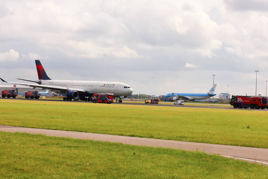 Grote brandweerinzet voor vliegtuig