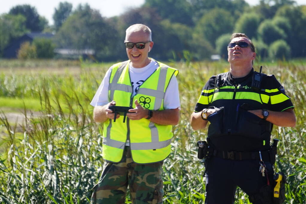 Grote zoekactie na aantreffen step bij pont over water