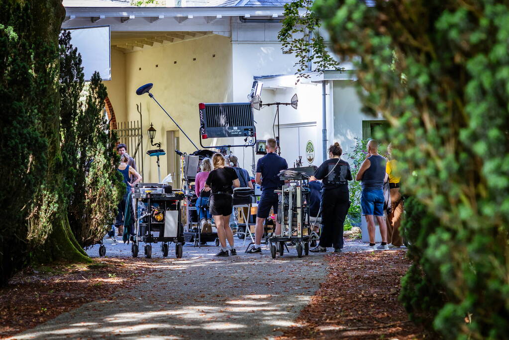 Filmopnames jeugdserie 'Hein' op begraafplaats